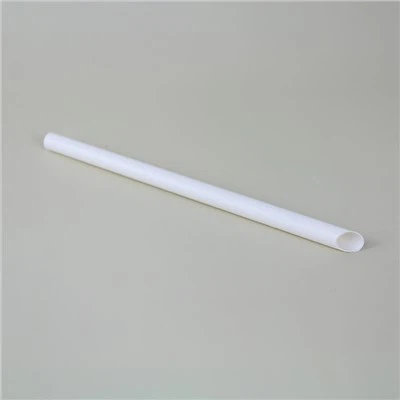 Hvite, skarpe papirsugerør